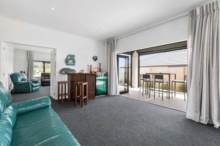 Photo of property in 221 Lakes Boulevard, Pyes Pa, Tauranga, 3112