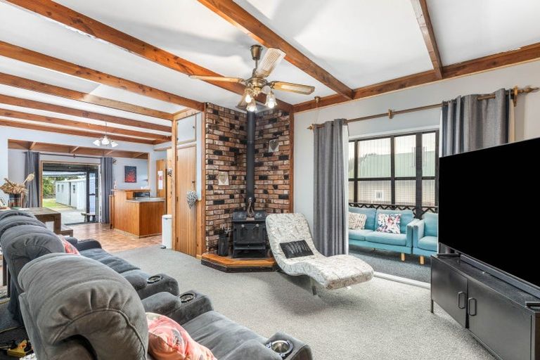 Photo of property in 46 Fitzroy Road, Fitzroy, New Plymouth, 4312