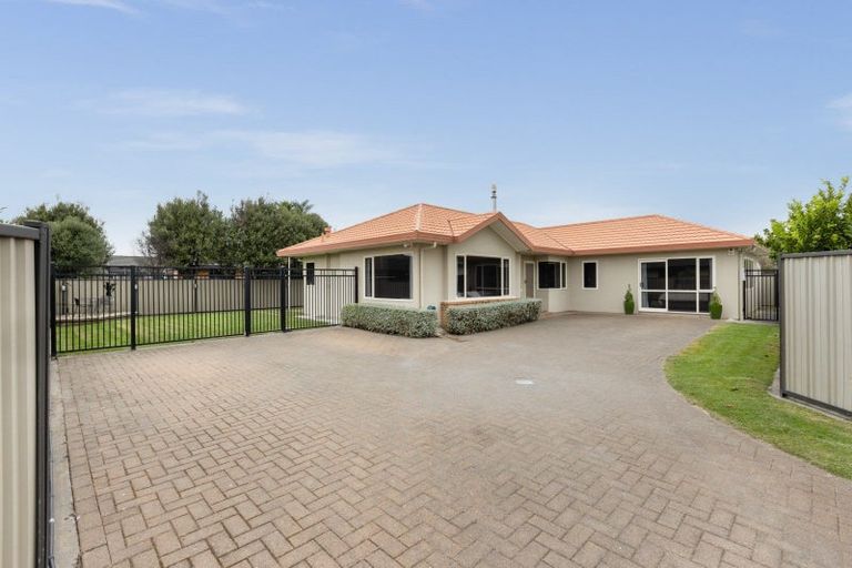 Photo of property in 13 Flemington Place, Taradale, Napier, 4112