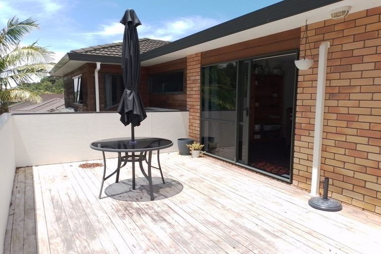 Photo of property in 16 Helen Ryburn Place, Torbay, Auckland, 0630