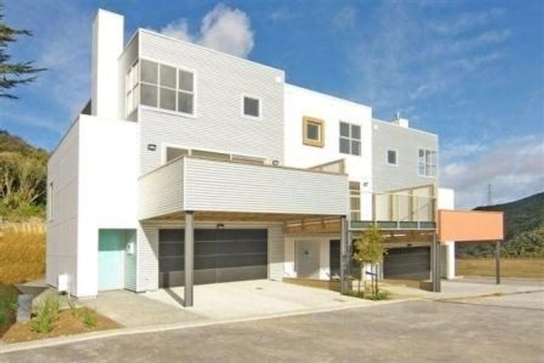 Photo of property in 24 Saddleback Grove, Karori, Wellington, 6012