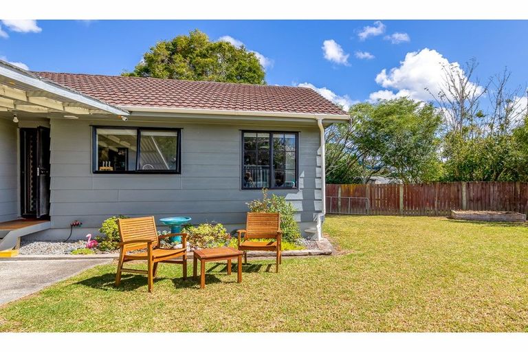 Photo of property in 7 Imperial Place, Henderson, Auckland, 0612