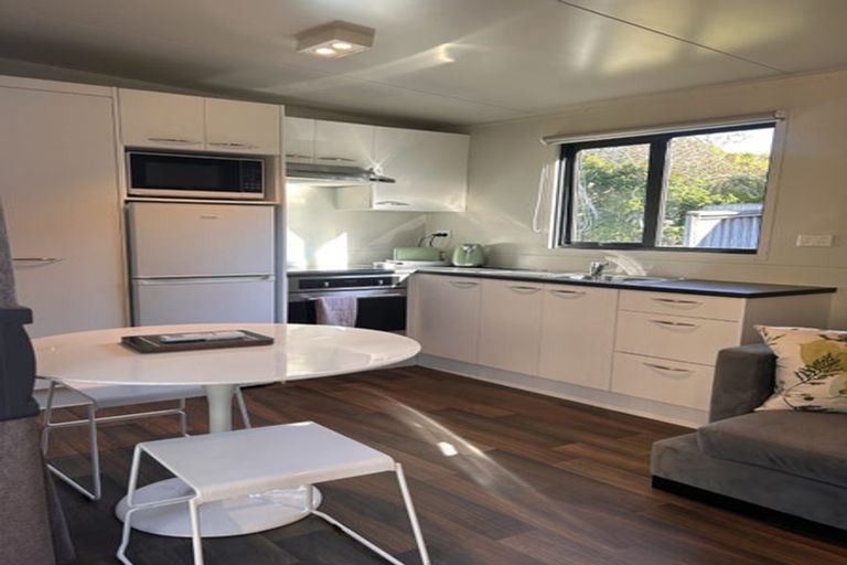 Photo of property in 36b Renata Crescent, Te Atatu Peninsula, Auckland, 0610