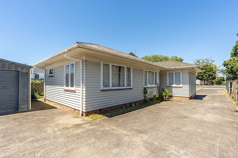Photo of property in 383 Massey Road, Mangere East, Auckland, 2024