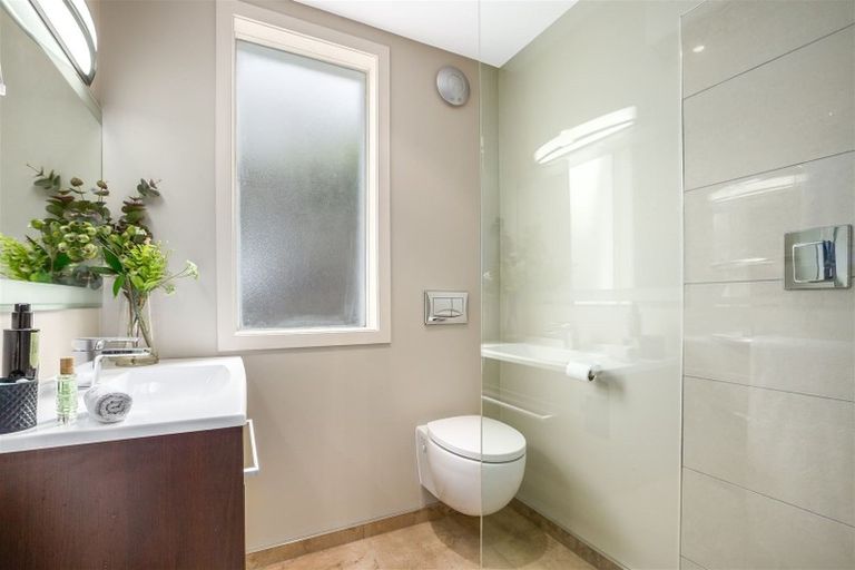 Photo of property in 12 Thorby Street, Northland, Wellington, 6012