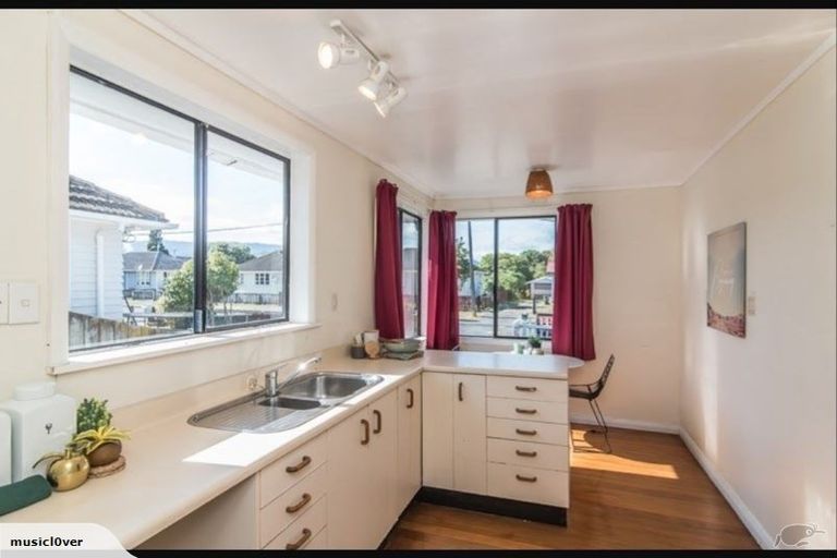Photo of property in 11 Maire Street, Otaki, 5512