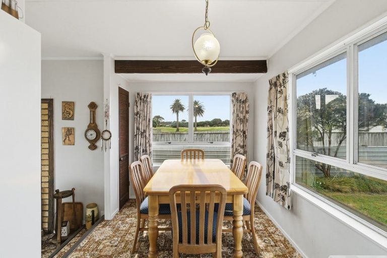 Photo of property in 2 Awatea Street, Castlecliff, Whanganui, 4501