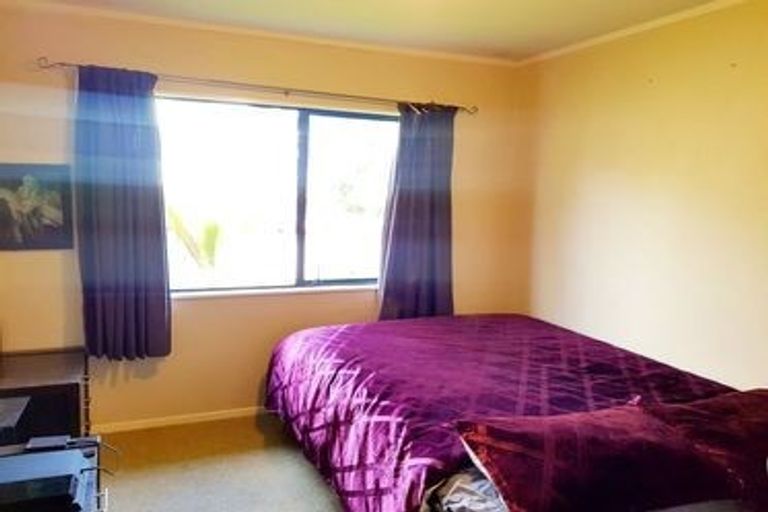 Photo of property in 2/20 Kamara Road, Glen Eden, Auckland, 0602