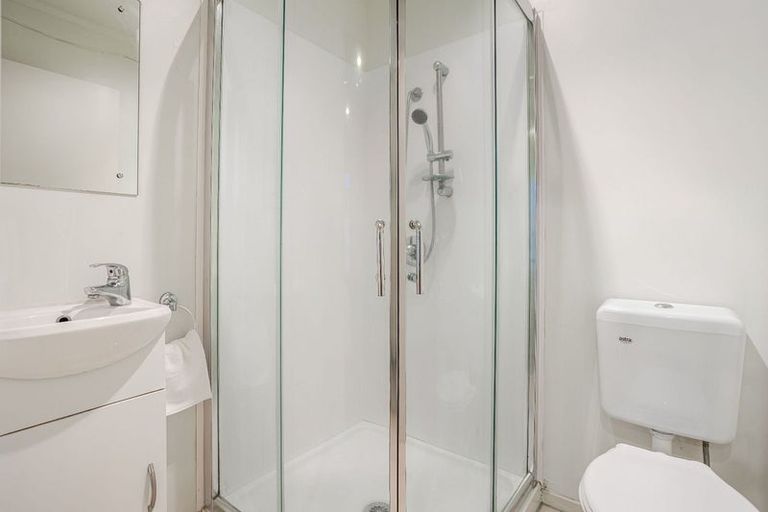 Photo of property in 37 Verdale Circle, Glen Eden, Auckland, 0602