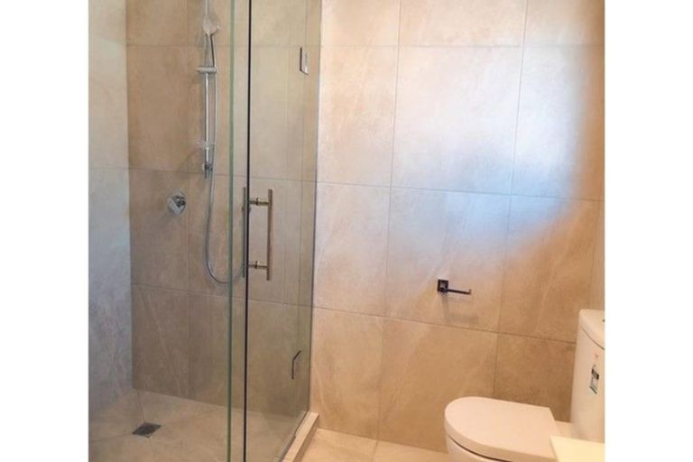 Photo of property in 1/9 Kiteroa Terrace, Rothesay Bay, Auckland, 0630