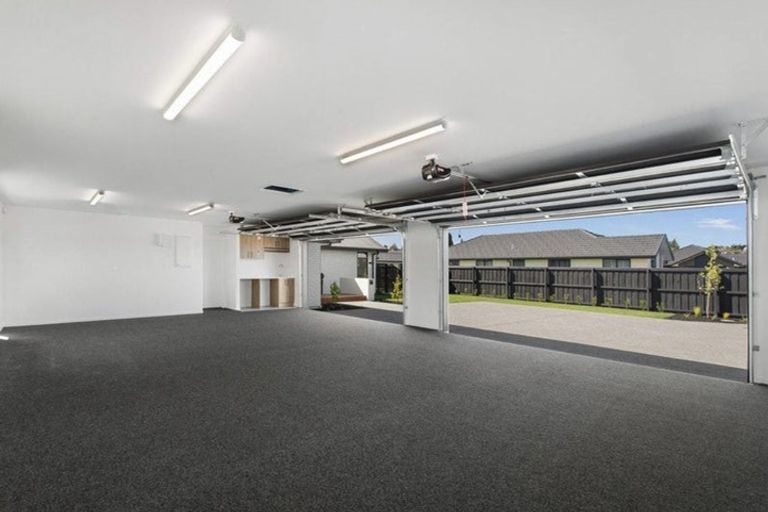 Photo of property in 6 Earl Way, Amberley, 7410