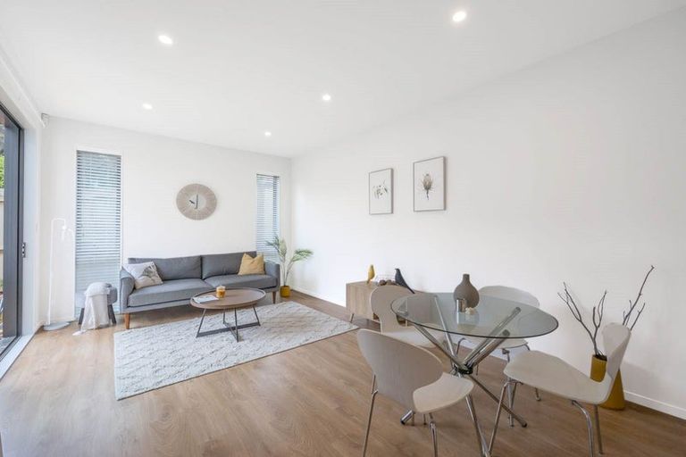 Photo of property in 4c Halberg Street, Glenfield, Auckland, 0629