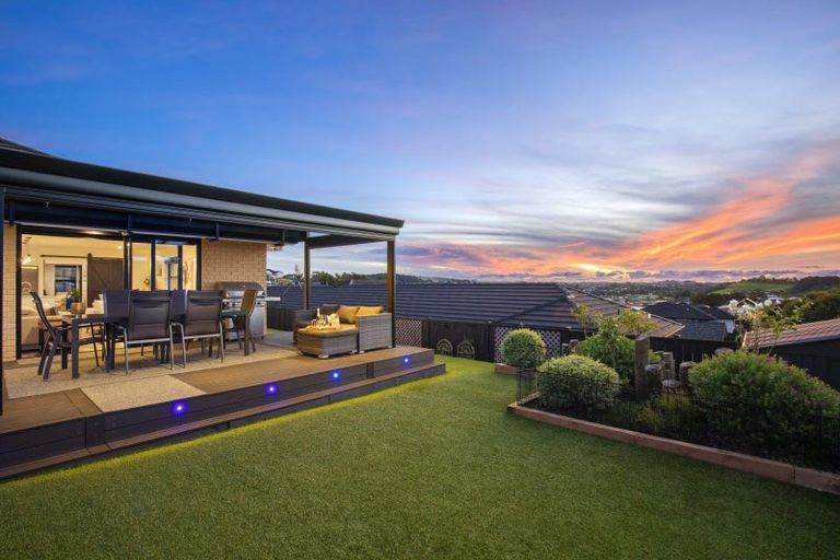 Photo of property in 124 Lisle Farm Drive, Pukekohe, 2120