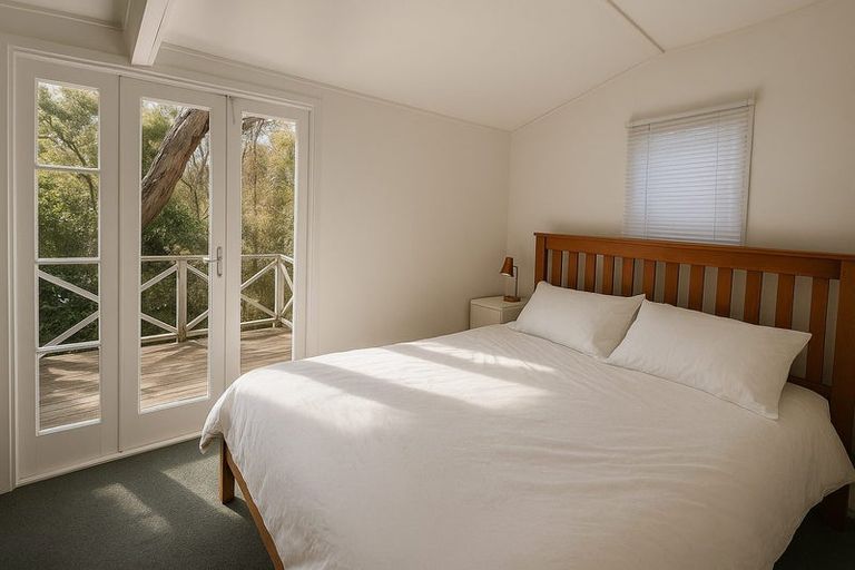 Photo of property in 62 Chatham Avenue, Paremoremo, Auckland, 0632