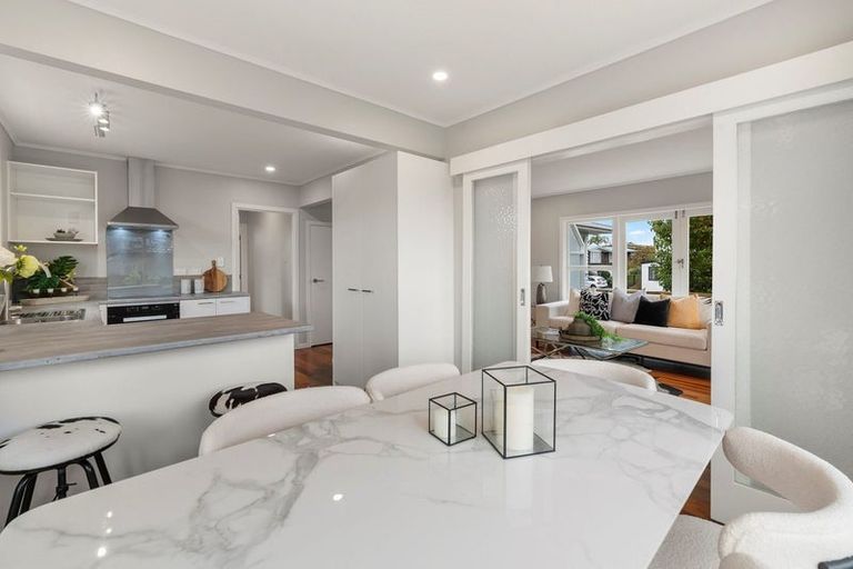 Photo of property in 37 Cardiff Road, Pakuranga, Auckland, 2010
