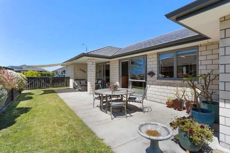 Photo of property in 8 Livingstone Drive, Papamoa Beach, Papamoa, 3118
