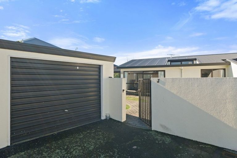 Photo of property in 33j Peverel Street, Riccarton, Christchurch, 8011