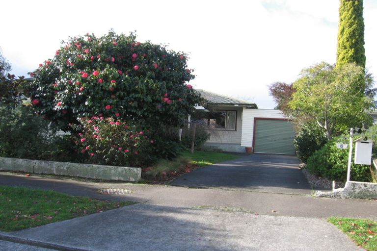 Photo of property in 6 Durham Crescent, Palmerston North, 4414