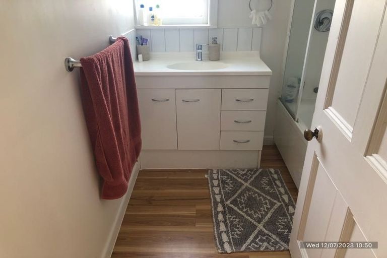 Photo of property in 15 Paritutu Road, Spotswood, New Plymouth, 4310