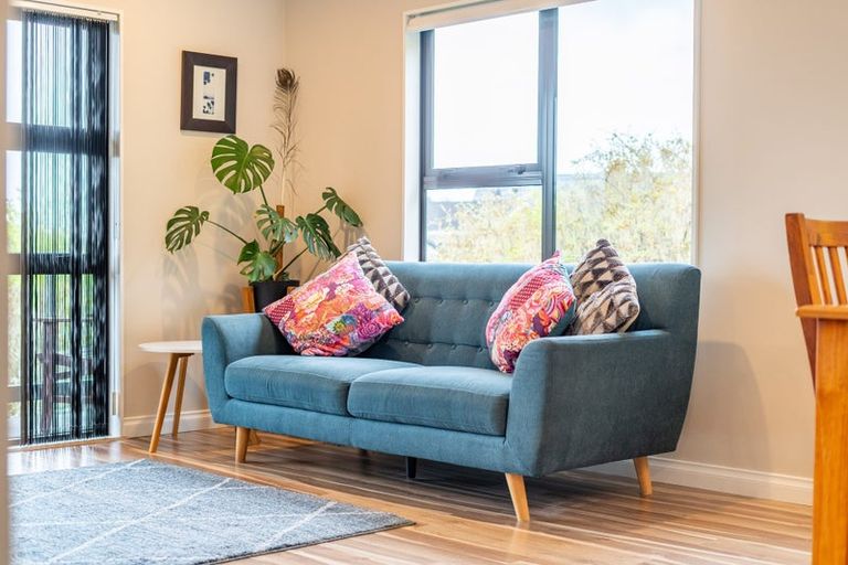 Photo of property in 2/75 Eskdale Road, Papakowhai, Porirua, 5024