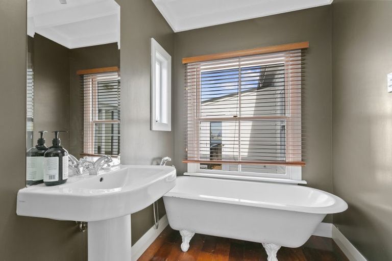 Photo of property in 22 Kainui Road, Hataitai, Wellington, 6021