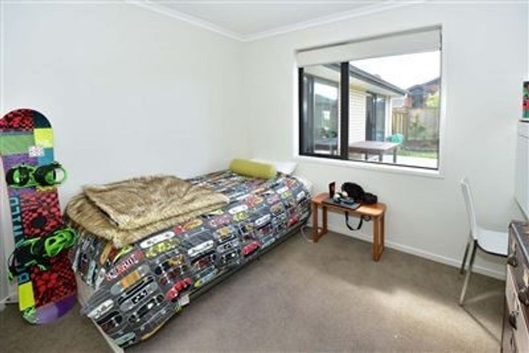 Photo of property in 19 Seamount Drive, Red Beach, 0932