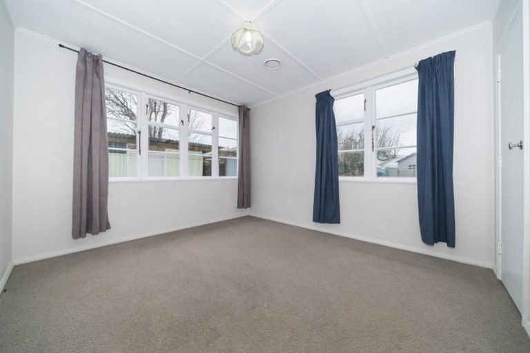 Photo of property in 33 Moheke Avenue, Roslyn, Palmerston North, 4414