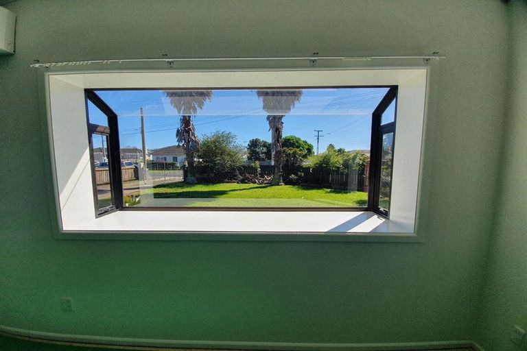 Photo of property in 37 Ballance Avenue, Papatoetoe, Auckland, 2104