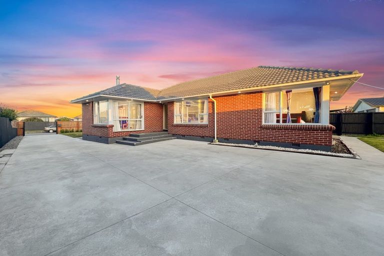 Photo of property in 32 Dunstan Crescent, Hornby, Christchurch, 8042