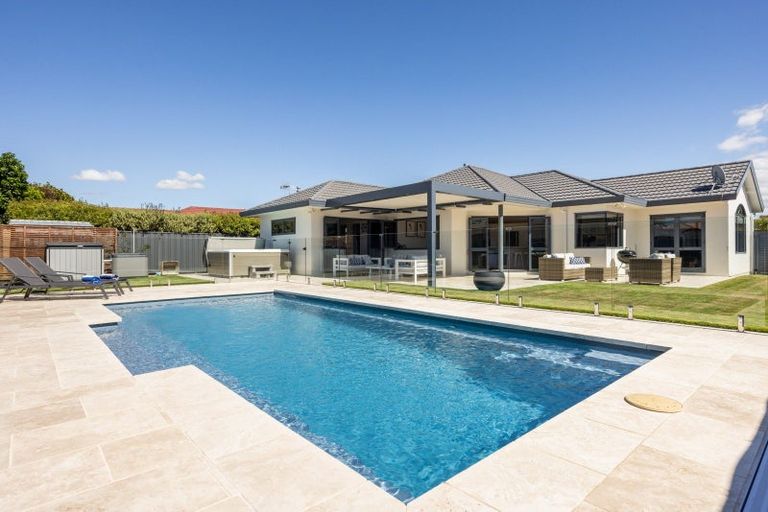 Photo of property in 9 Forbury Way, Taradale, Napier, 4112