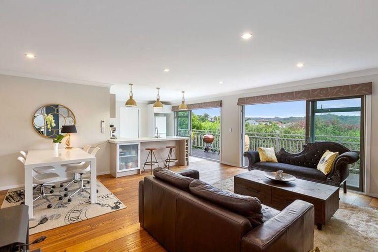 Photo of property in 16 Fern Court, Orewa, 0931