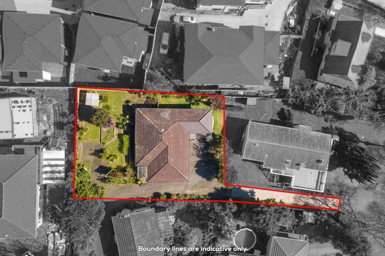 Photo of property in 2/27 Derrimore Heights, Clover Park, Auckland, 2019