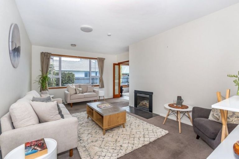 Photo of property in 18 Greendale Avenue, Avonhead, Christchurch, 8042