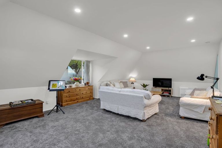 Photo of property in 126 Cannon Hill Crescent, Mount Pleasant, Christchurch, 8081