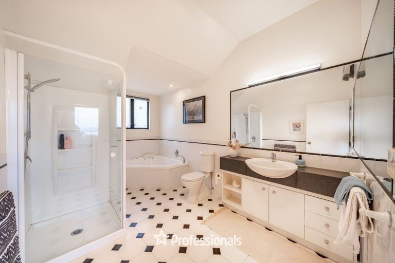 Photo of property in 6 Avonlea Grove, Belmont, Lower Hutt, 5010