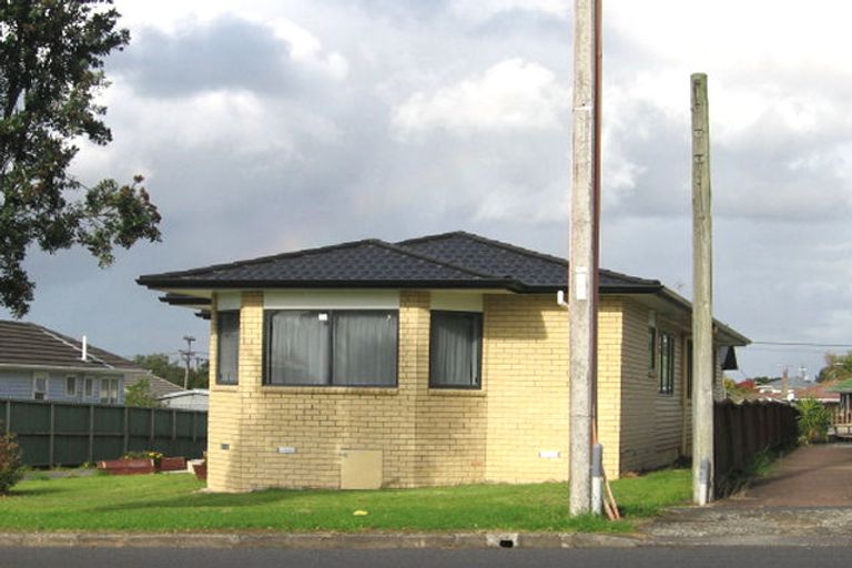 Photo of property in 38 Matipo Road, Te Atatu Peninsula, Auckland, 0610