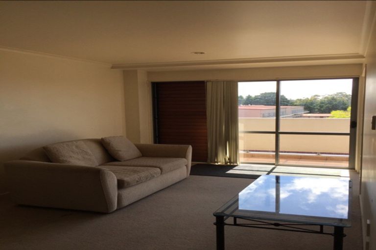Photo of property in 2e/30 Westward Ho, Glen Eden, Auckland, 0602