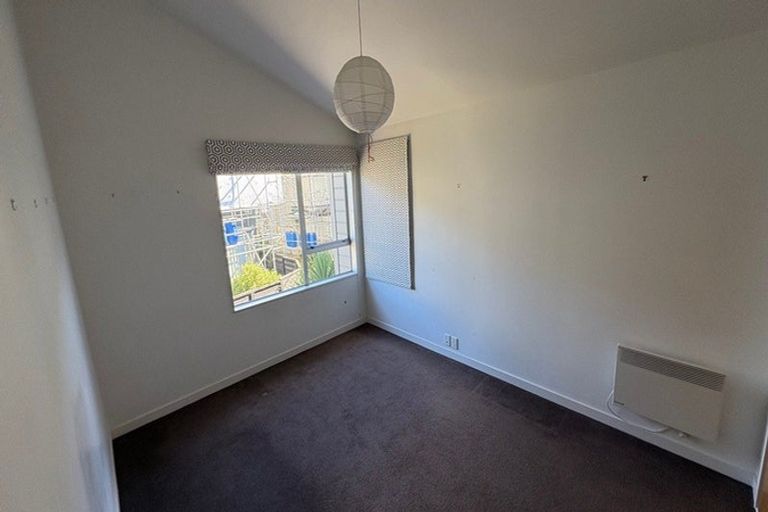 Photo of property in 10/3 Severn Street, Island Bay, Wellington, 6023