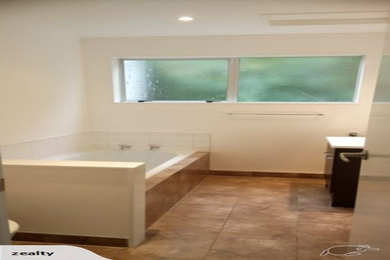 Photo of property in 5a Robert Street, Newlands, Wellington, 6037