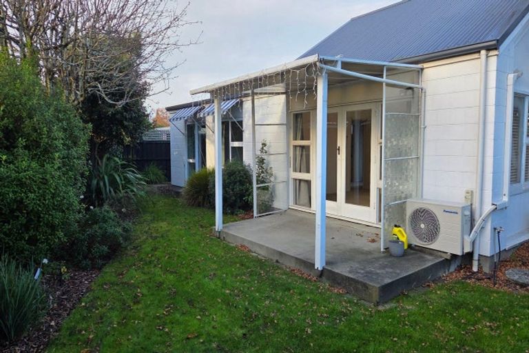 Photo of property in 2/18 Maidstone Road, Ilam, Christchurch, 8041