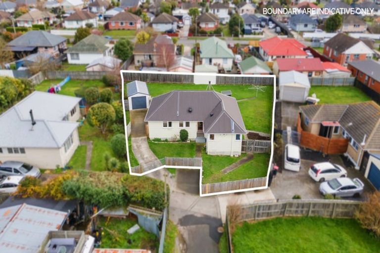 Photo of property in 23 Lambeth Crescent, Northcote, Christchurch, 8052