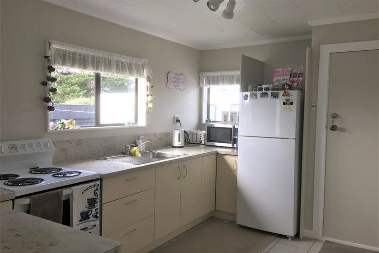 Photo of property in 27 Roore Street, Foxton Beach, Foxton, 4815