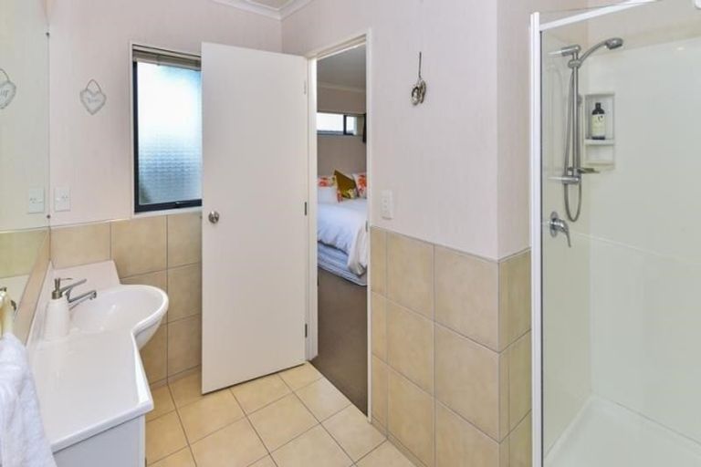 Photo of property in 20 Cyril French Drive, Flat Bush, Auckland, 2016