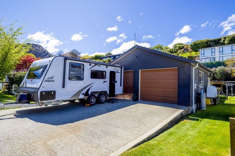 Photo of property in 11 Mcdonnell Road, Arrowtown, 9302