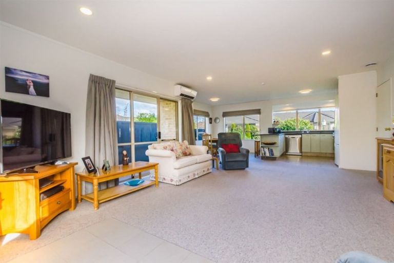 Photo of property in 7a Leigh Place, Paraparaumu Beach, Paraparaumu, 5032