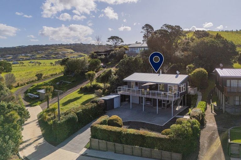 Photo of property in 3 Puketitiro Place, Wharekaho, Whitianga, 3592