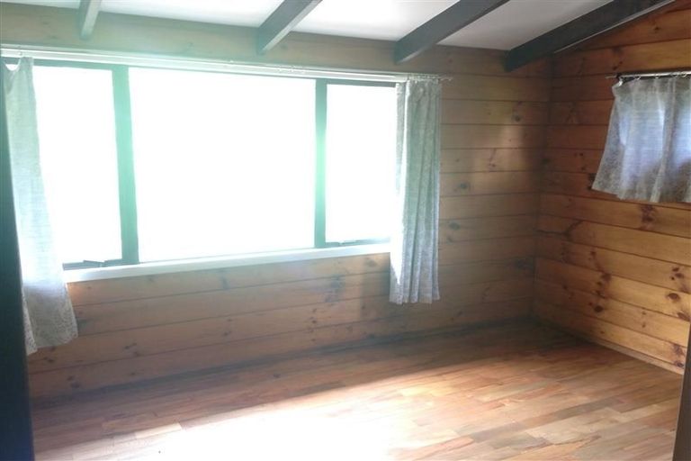 Photo of property in 26 Seaview Road, Glenfield, Auckland, 0629