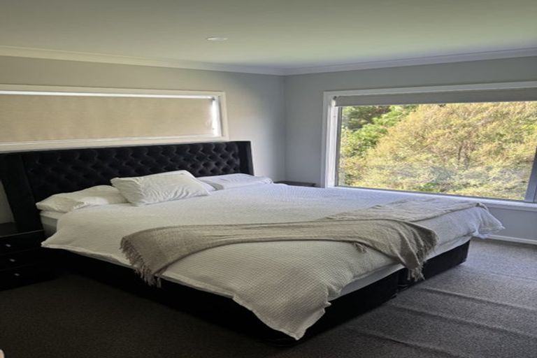 Photo of property in 92 Endeavour Drive, Whitby, Porirua, 5024