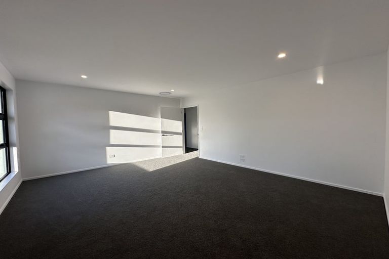 Photo of property in 1 Ferbane Way, Halswell, Christchurch, 8025
