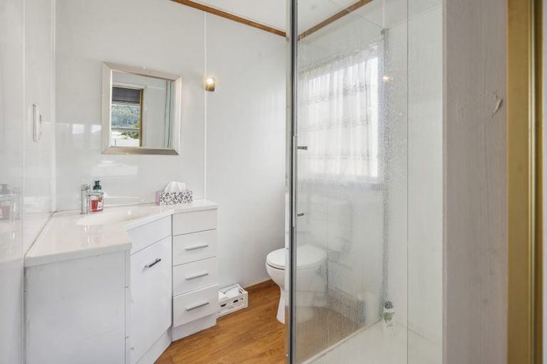 Photo of property in 134 Koutu Road, Kawaha Point, Rotorua, 3010
